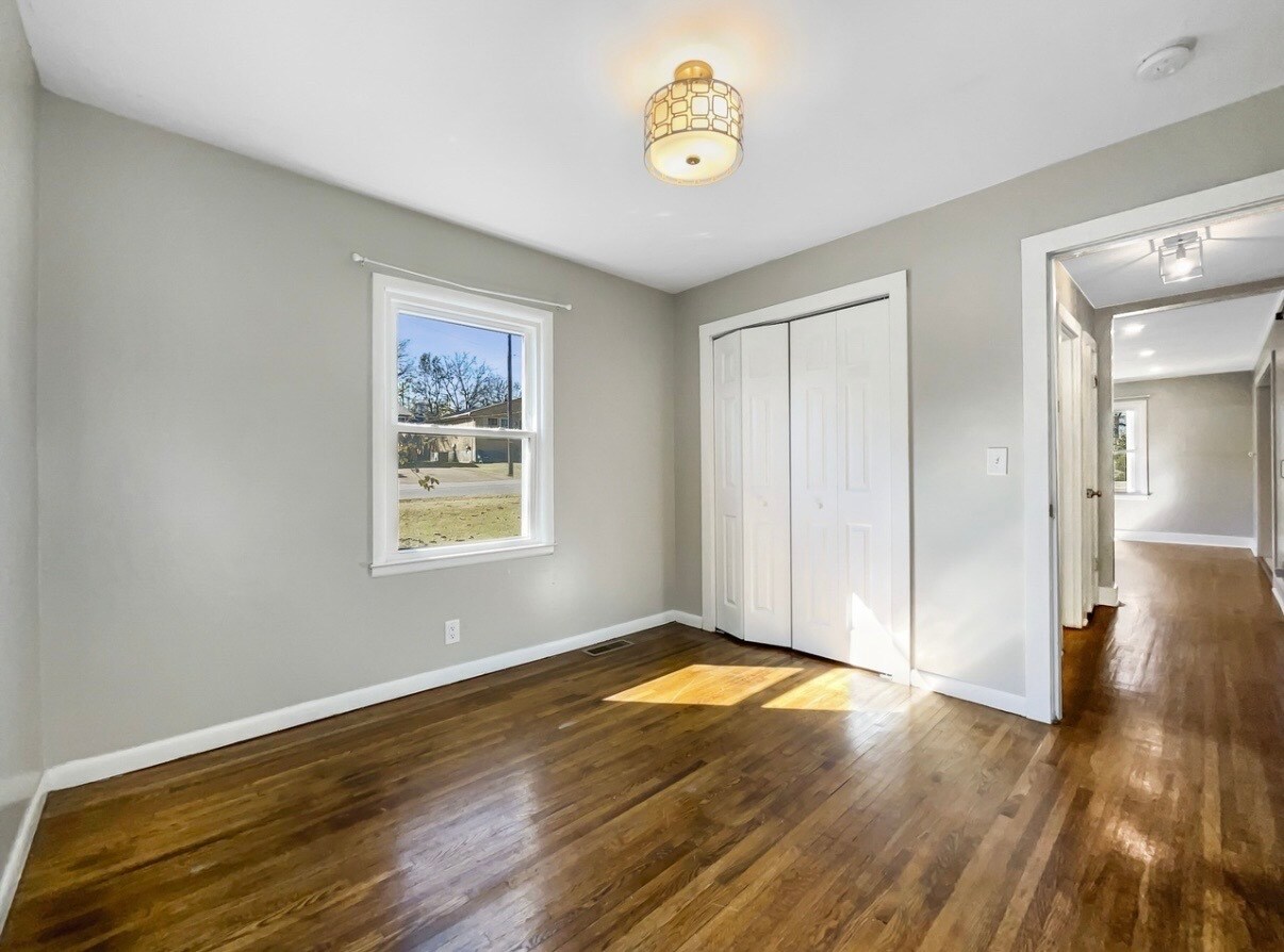 Building Photo - 6402 Frisco Ave