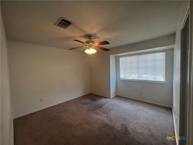 Building Photo - 125 Cedargrove