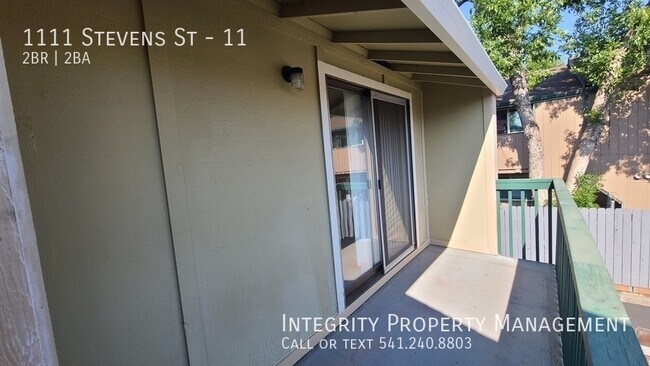 Building Photo - 1111 Stevens St