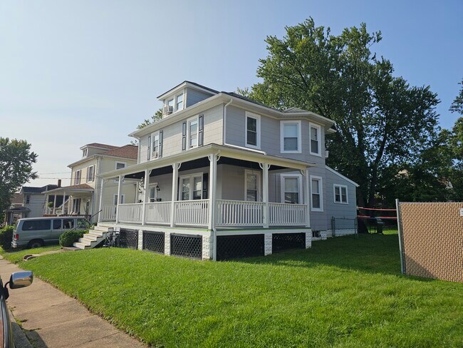 Primary Photo - 1223 Stevens Ave
