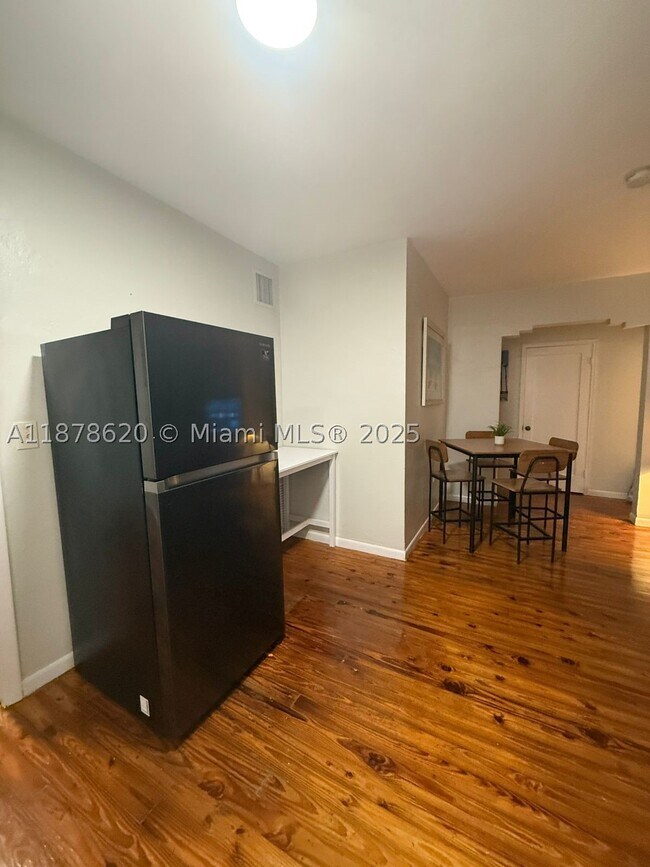 Building Photo - 1289 Marseille Dr