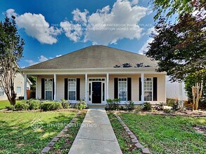 Building Photo - 2015 Towne Park Dr