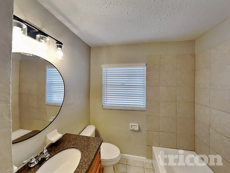 Building Photo - 11116 Stafford Ln