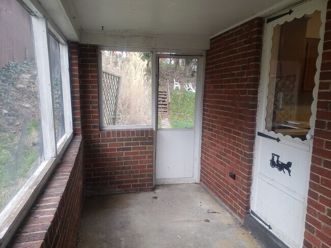 Building Photo - 215 Cheston St