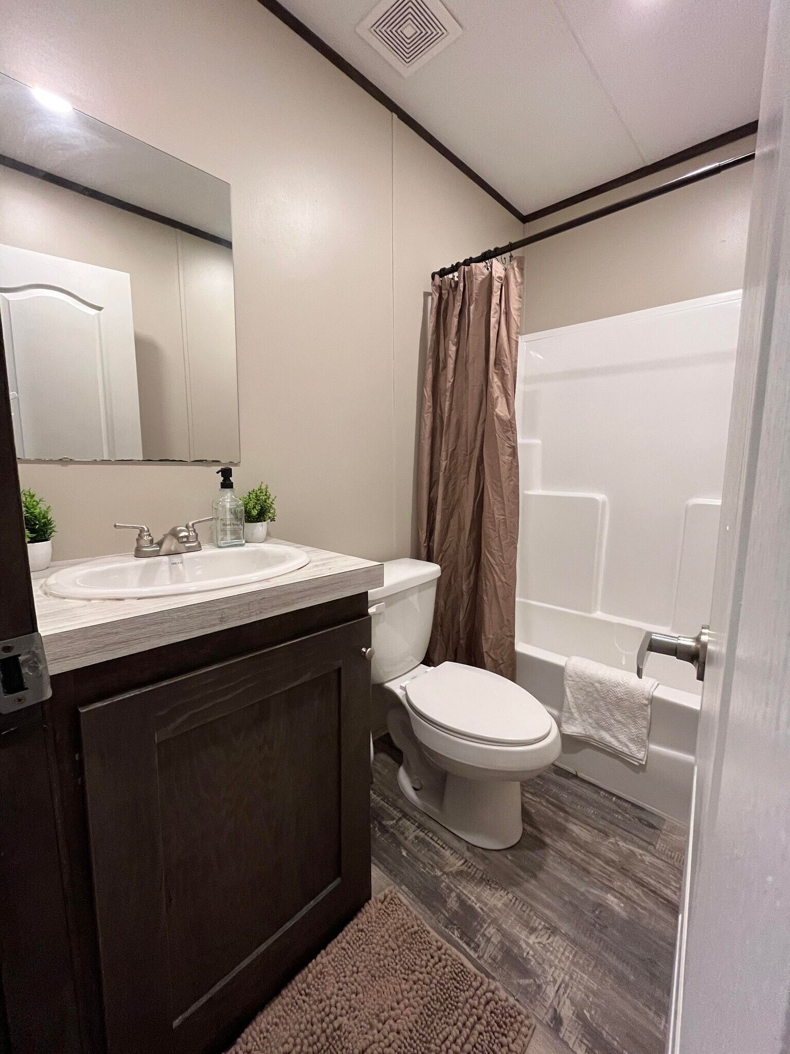 Building Photo - 111 Peggy St