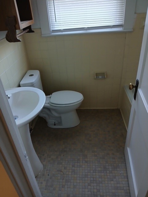 Building Photo - 4104 N Lockwood Ave