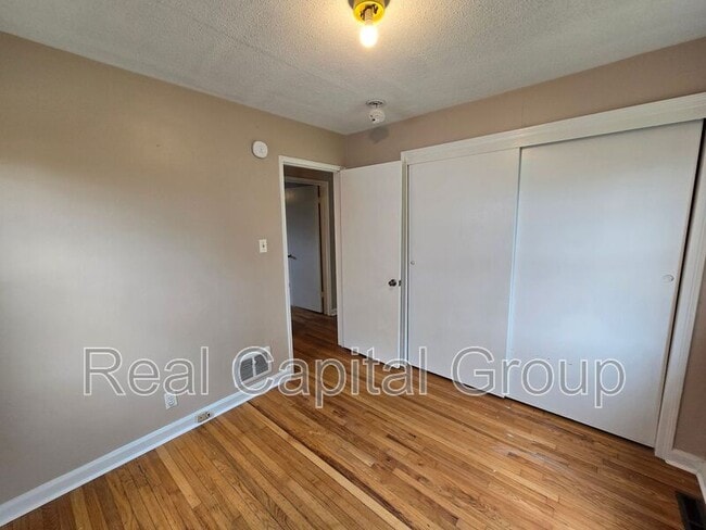 Building Photo - 310 Claremont Ave