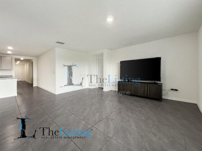 Building Photo - 822 Will Scarlett Ave