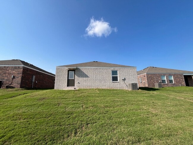 Building Photo - Pre-Leasing Now! Discover Modern Living in This 4-Bedroom, 2-Bath Home at Cottages at Clear Creek
