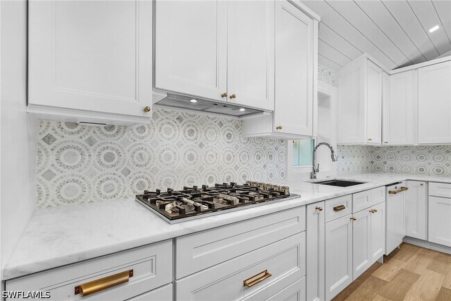 Building Photo - 6155 Standing Oaks Ln