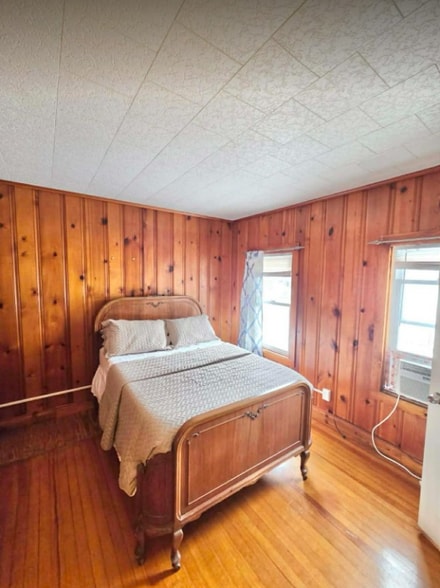 Building Photo - 986 Ash St