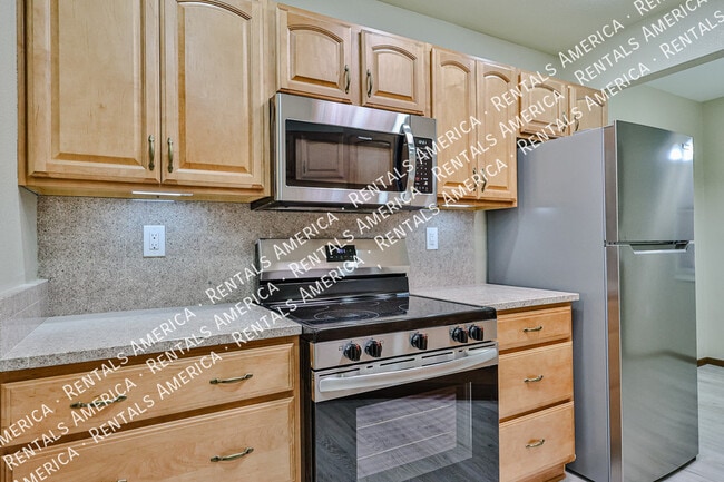 Building Photo - 13610 N 108th Dr