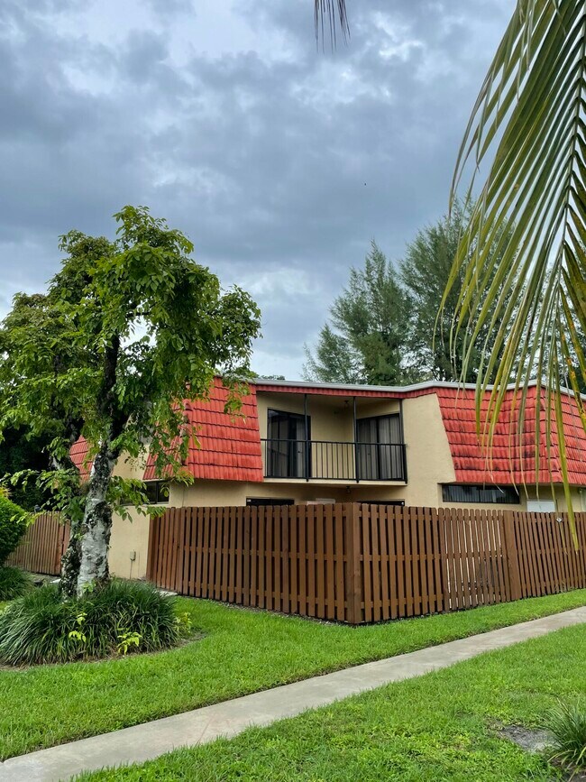 Building Photo - 22976 Oxford Pl