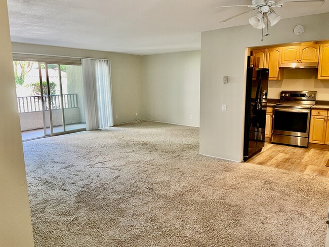 Building Photo - 2530 Clairemont Dr