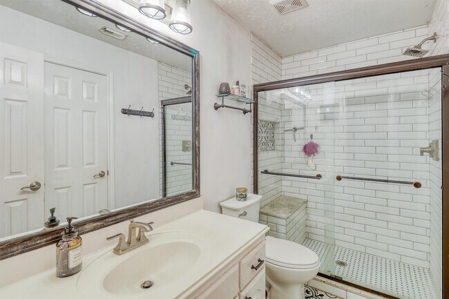 Building Photo - 506 Taskwood Dr