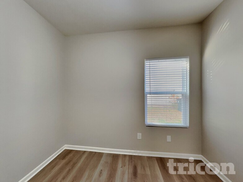 Building Photo - 75 Stratford Dr