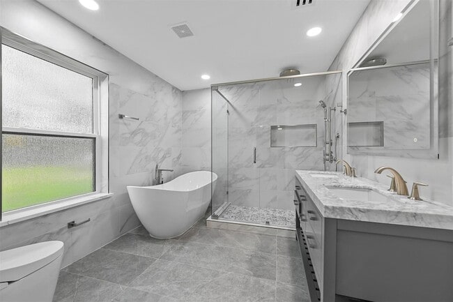 Building Photo - 12417 Quincy Ln