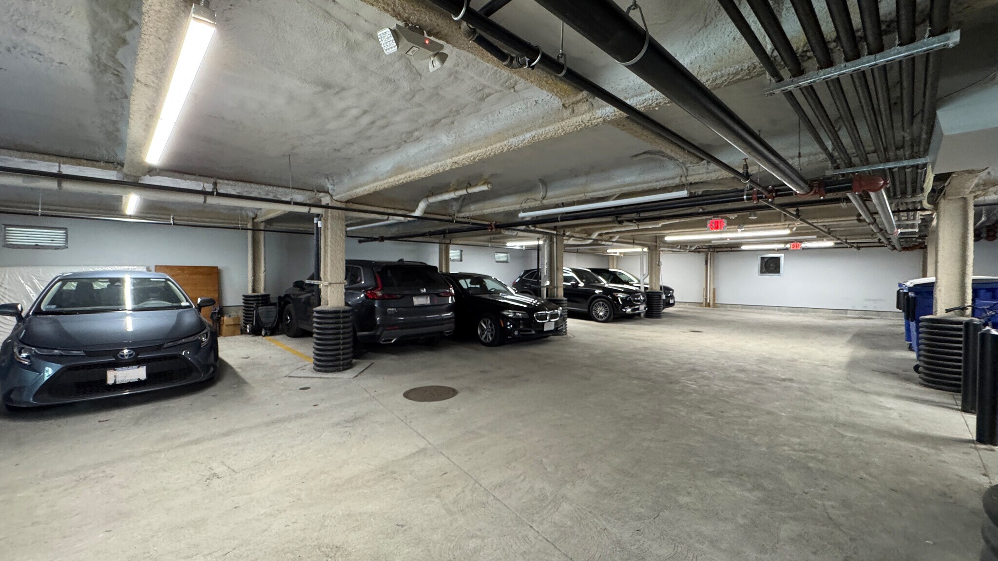 Garage Parking - 4281 Washington St