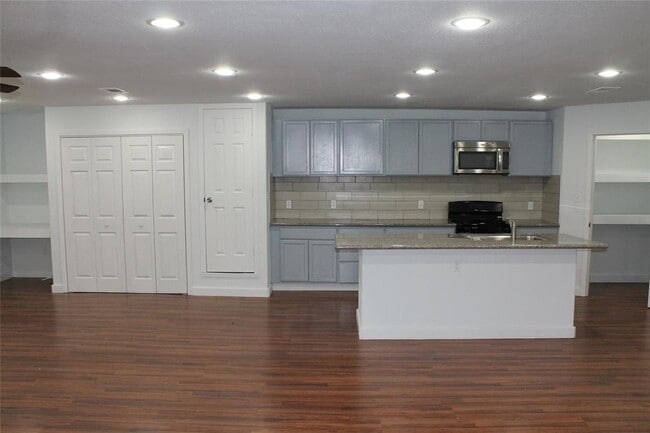 Building Photo - 3718 Darlinghurst Dr