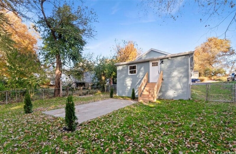 Building Photo - 3221 Suncrest Ave