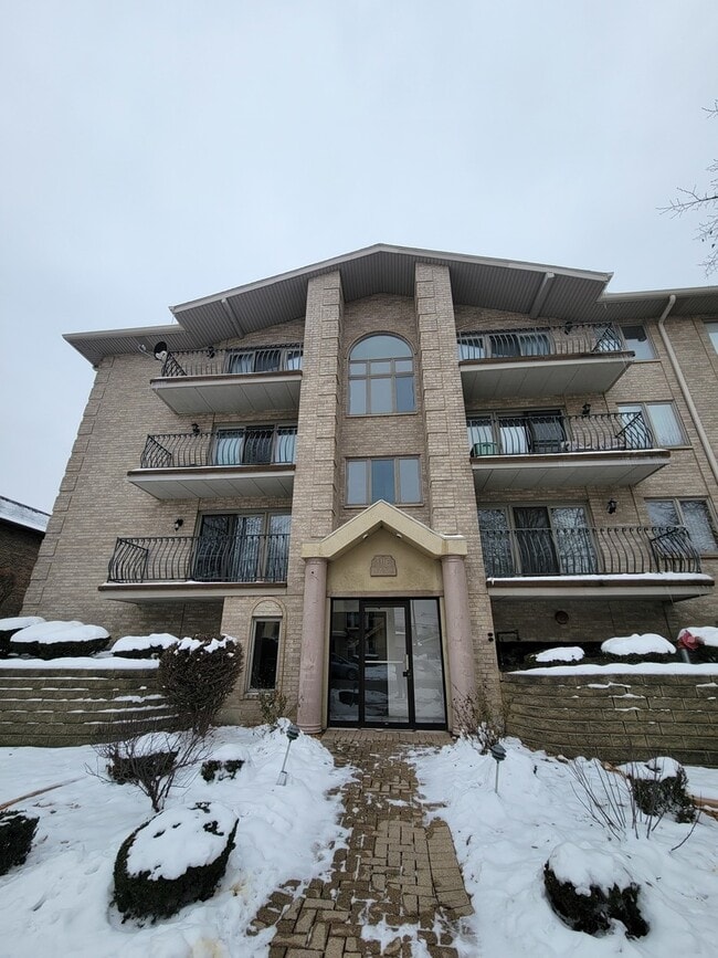 Primary Photo - 10418 S Keating Ave