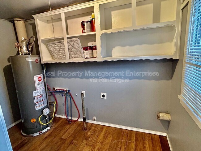 Building Photo - 3044 NW 28th St