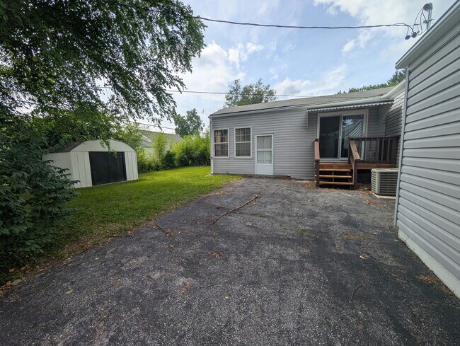 Building Photo - 2456 Wieck Dr