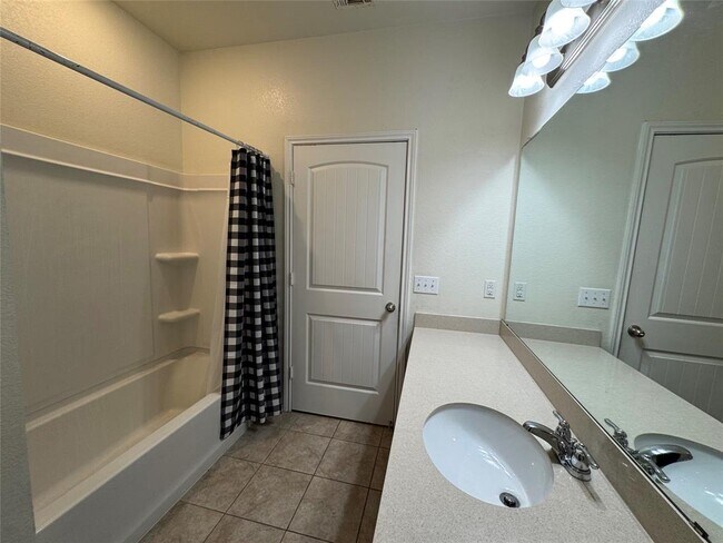 Building Photo - 7607 Lazy Creek Dr