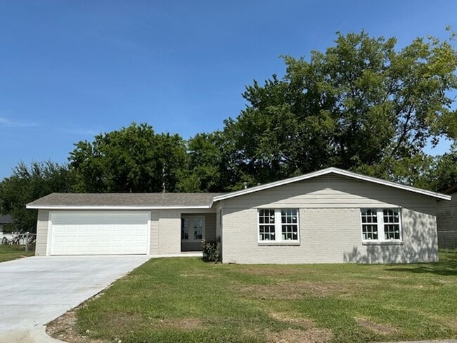 Primary Photo - 50003 Del Ra-House