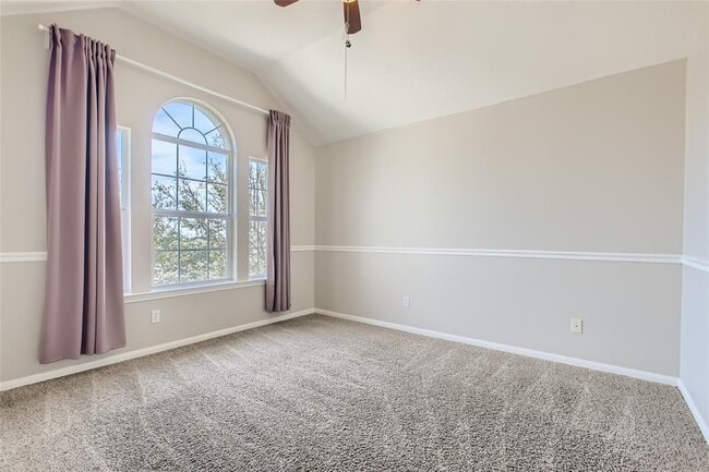 Building Photo - 1001 Shadow Valley Cove