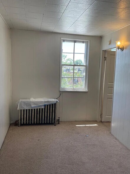 Building Photo - 140 S 12th St