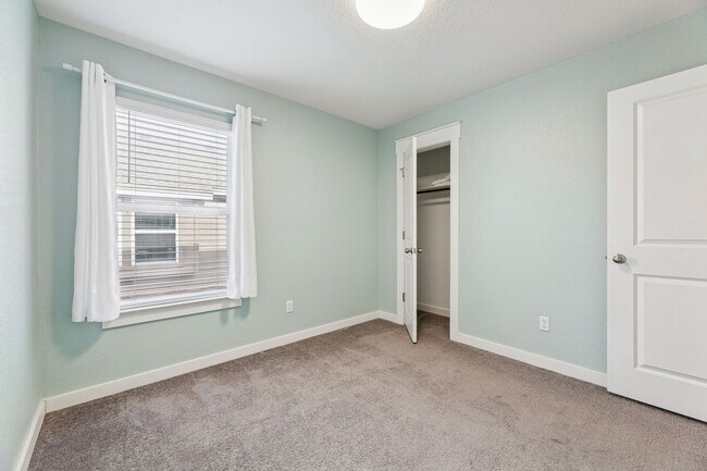 Building Photo - 128 Gidran Trail