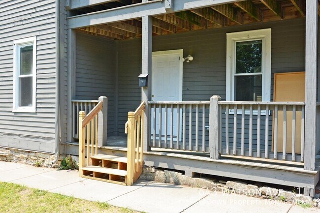 Building Photo - 643 Watson Ave