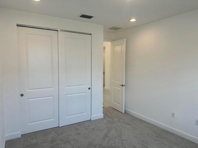 Building Photo - 1346 Harvester Xing