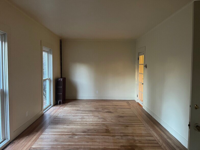 Building Photo - 711 Union St