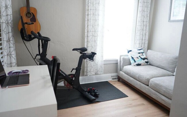 Building Photo - Single Family Home close to Sloan's Lake