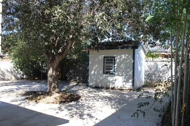 Building Photo - 1405 Reagan Dr