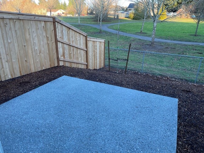 Building Photo - Don’t Miss This! Spacious Vancouver Home with Large Yard & Double Garage.