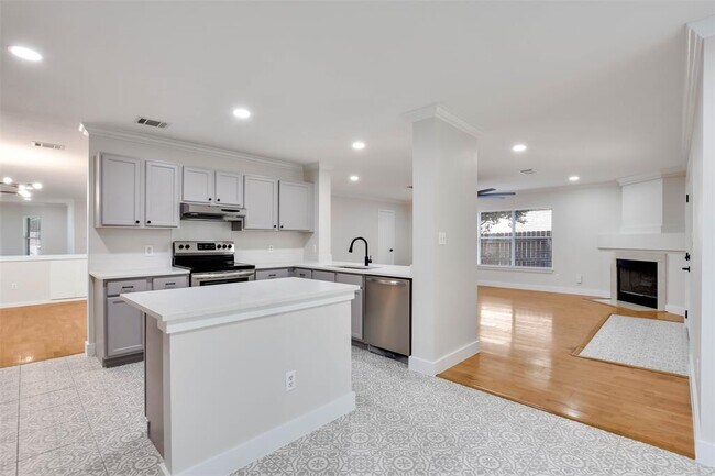 Building Photo - 10903 Claywood Dr