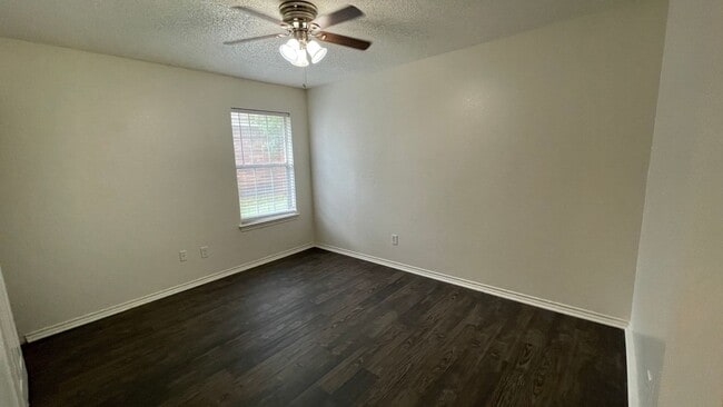 Building Photo - Nice Single Story in Waterford Oaks-Cedar Hill
