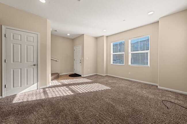 Building Photo - 461 Ashwick Loop