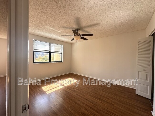 Building Photo - 8160 Geneva Ct