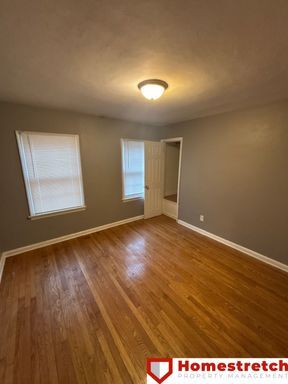 Building Photo - Spacious Three Bedroom Home!