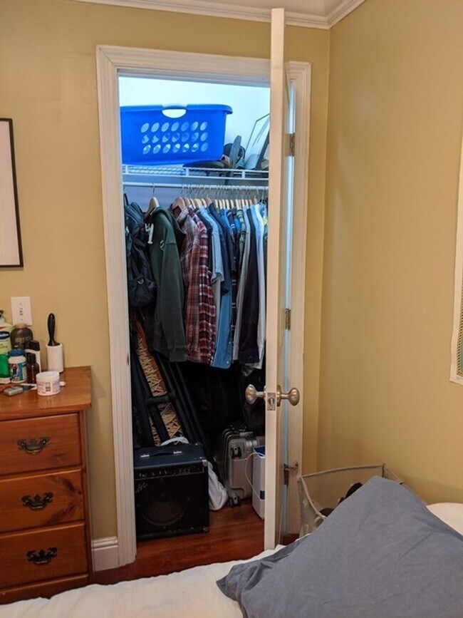 Building Photo - SEPTEMBER 1 North End 2 bedroom