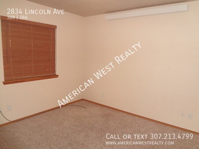 Building Photo - 2834 Lincoln Ave