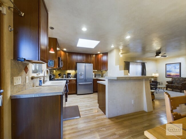 Building Photo - Fully Furnished 2 Bedroom Home in South Capital Available Now!