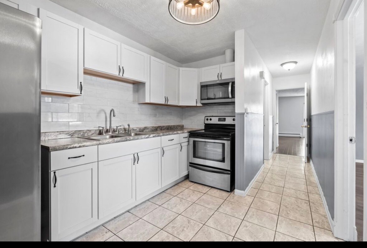 Building Photo - 3243 S 49th Ave