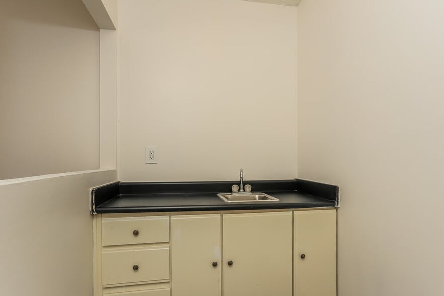 Building Photo - 2564 Snake Ct