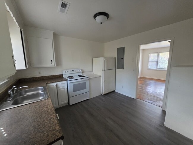 Building Photo - 1129 Berkeley St