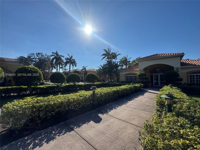 Building Photo - 7300 NW 114th Ave